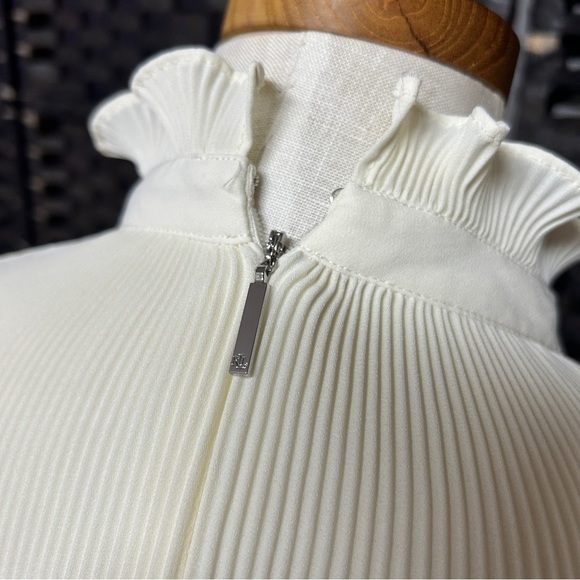 Lauren Ralph Lauren Hi Neck Off White Mini Pleat Peep Shoulder Blouse XS/S - Picture 9 of 11